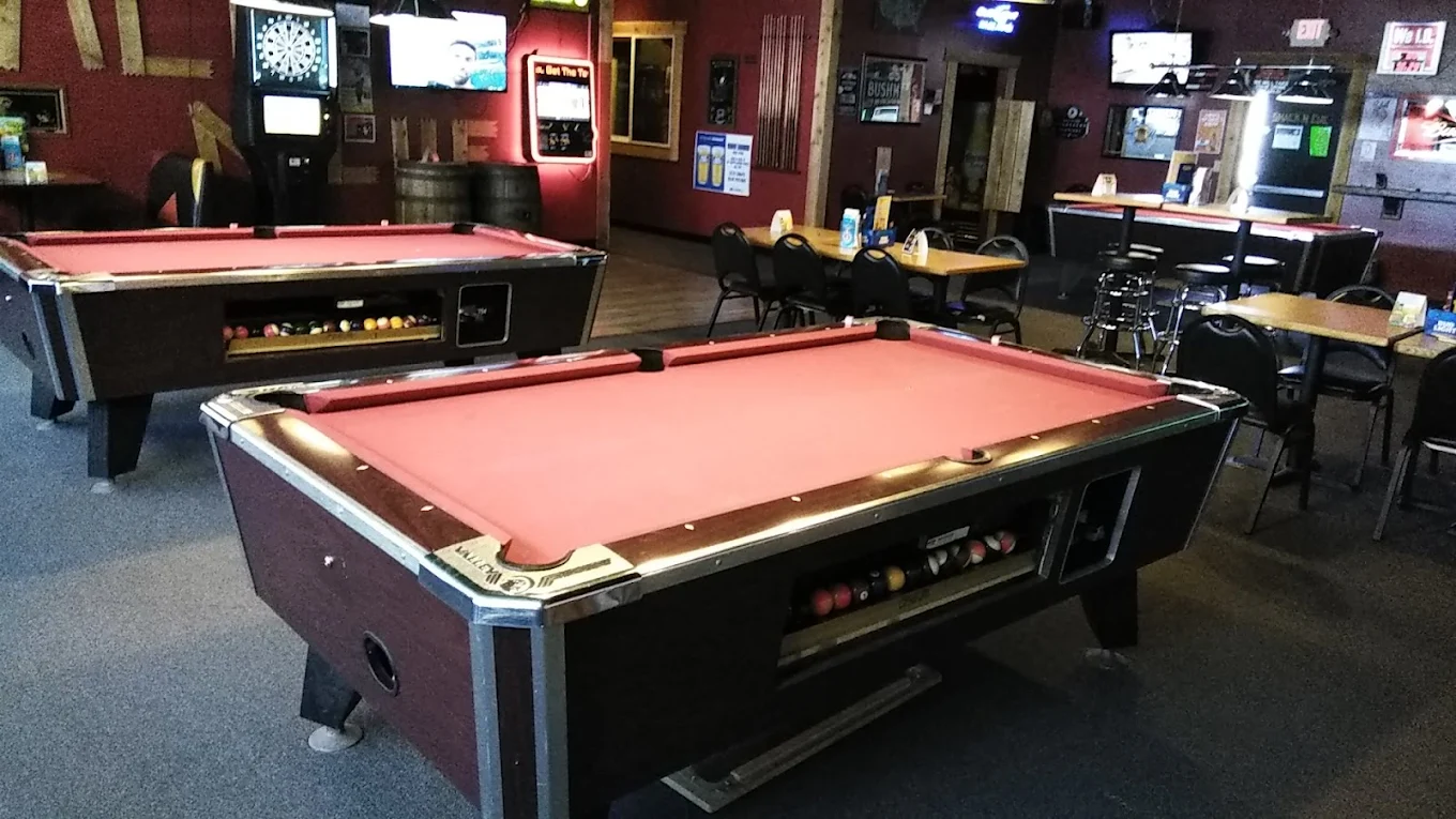 Shack N Cue pool hall exterior/interior