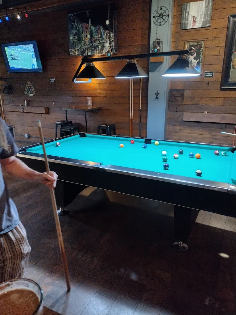 Sidelines Sports Bar & Grill pool hall exterior/interior