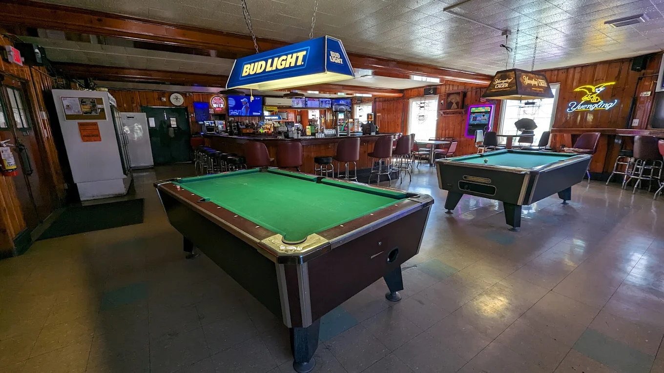 Helen's Corner Bar & Restaurant pool hall exterior/interior
