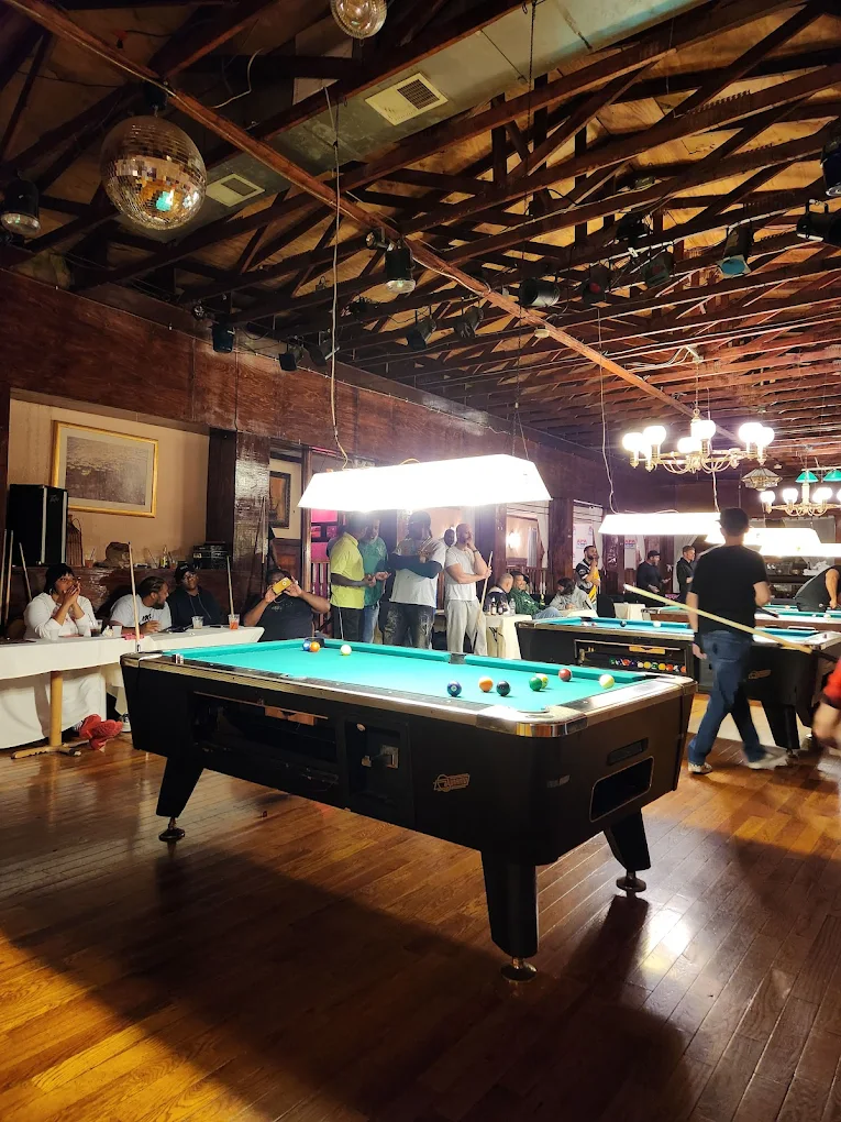 Daly's Irish Pub pool hall exterior/interior