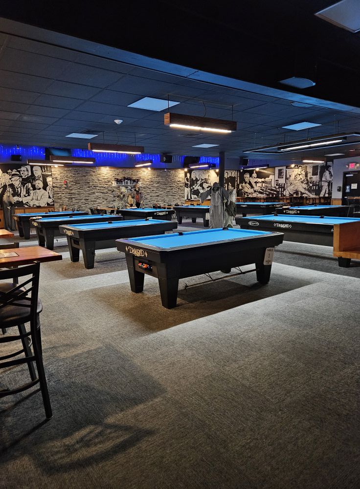 Run Em Racks pool hall exterior/interior