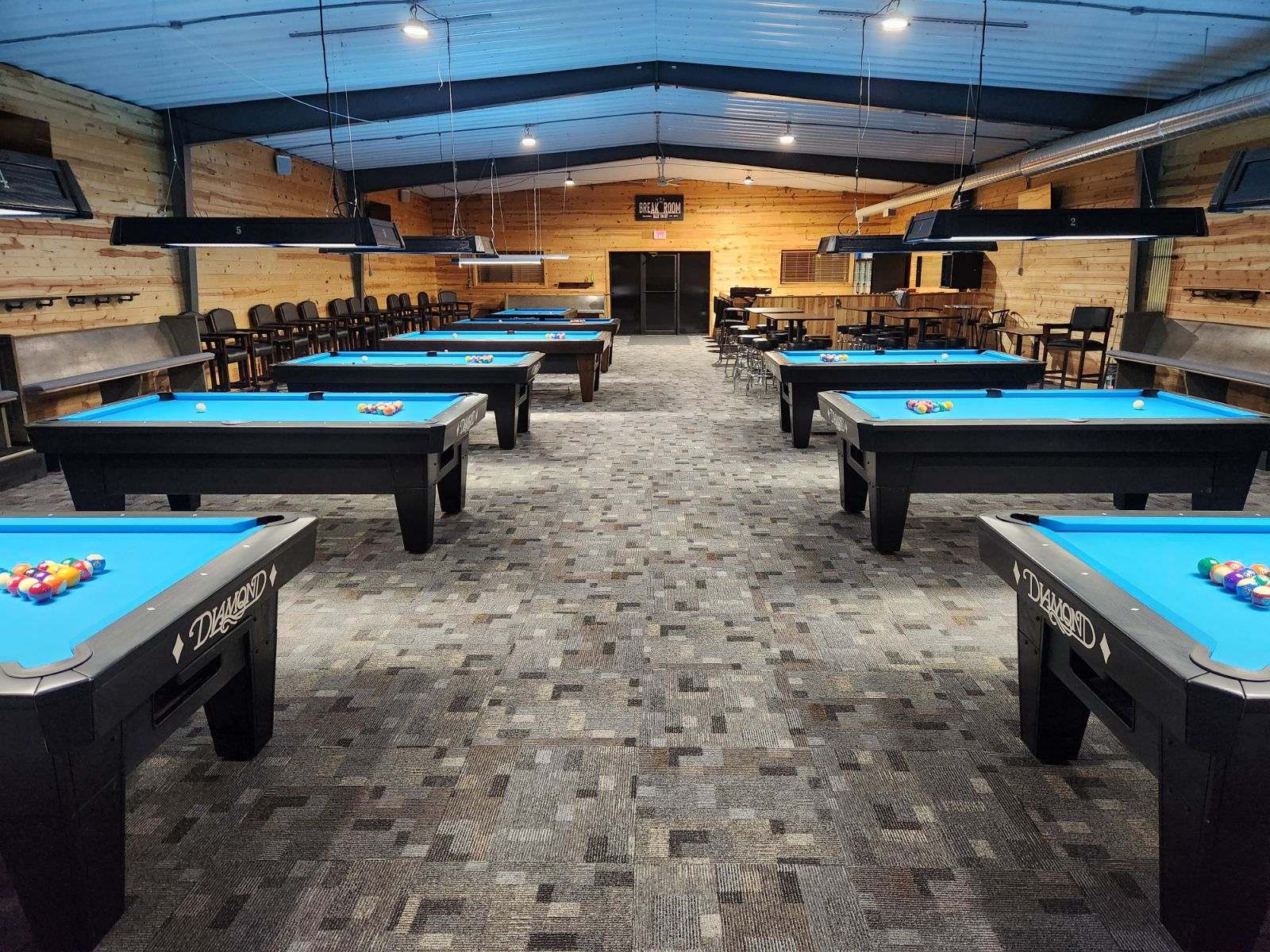 Slumbum's Break Room pool hall exterior/interior