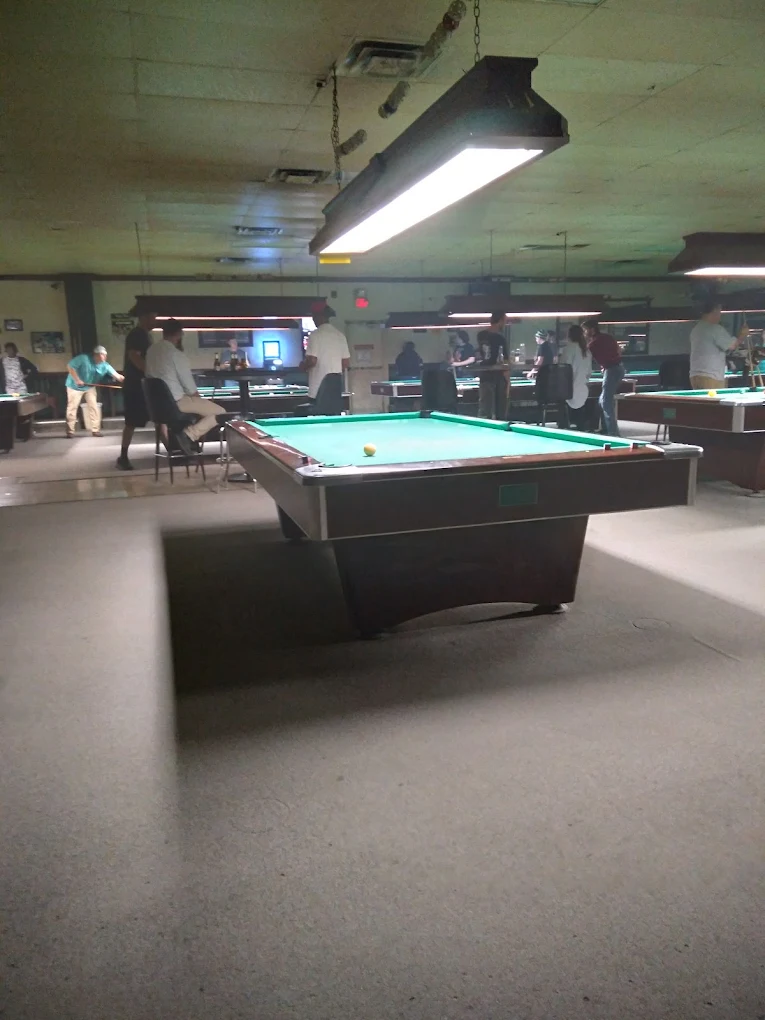 Breaktime Pub & Billiards pool hall exterior/interior