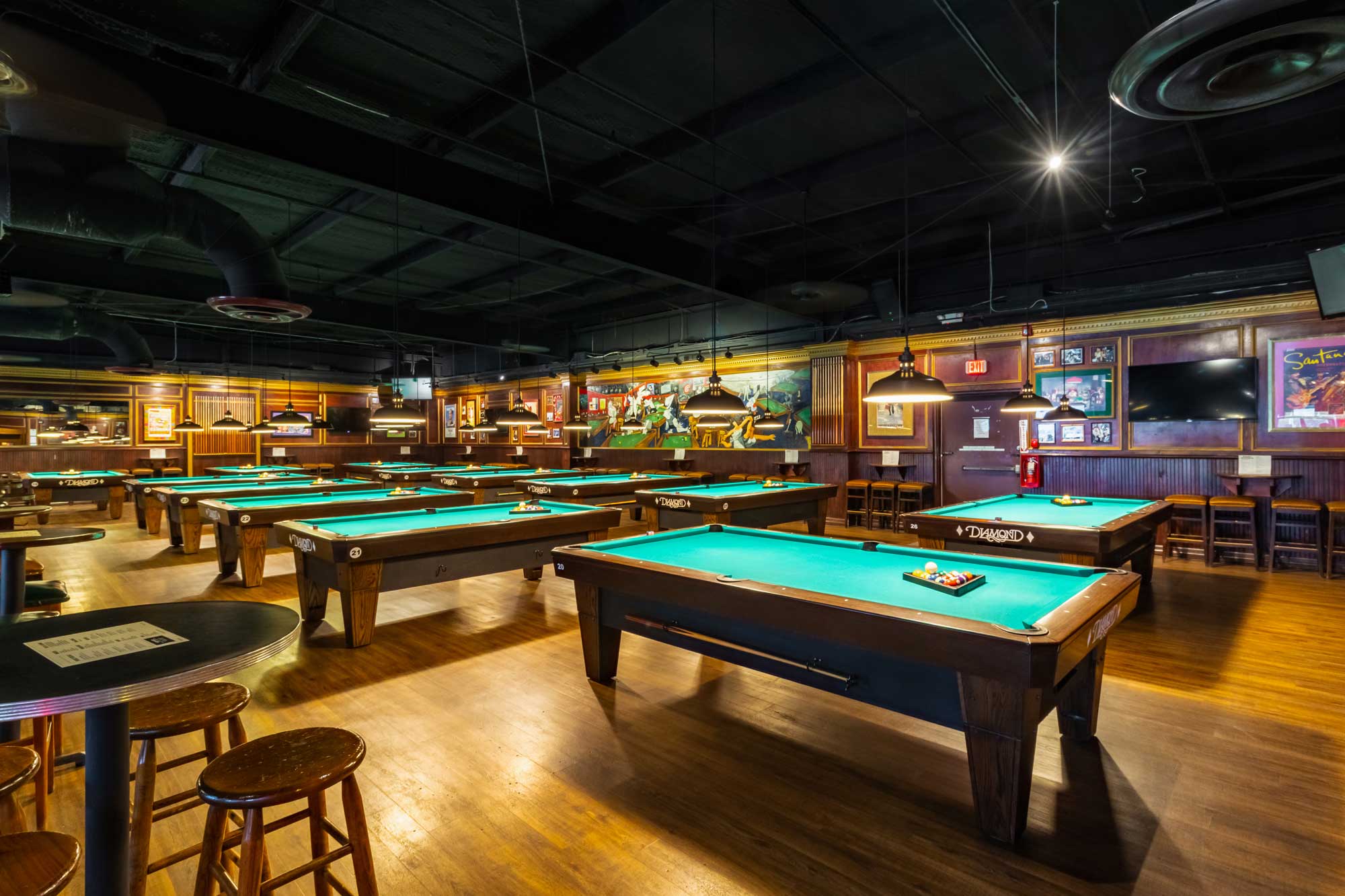 Eddie's Tavern pool hall exterior/interior