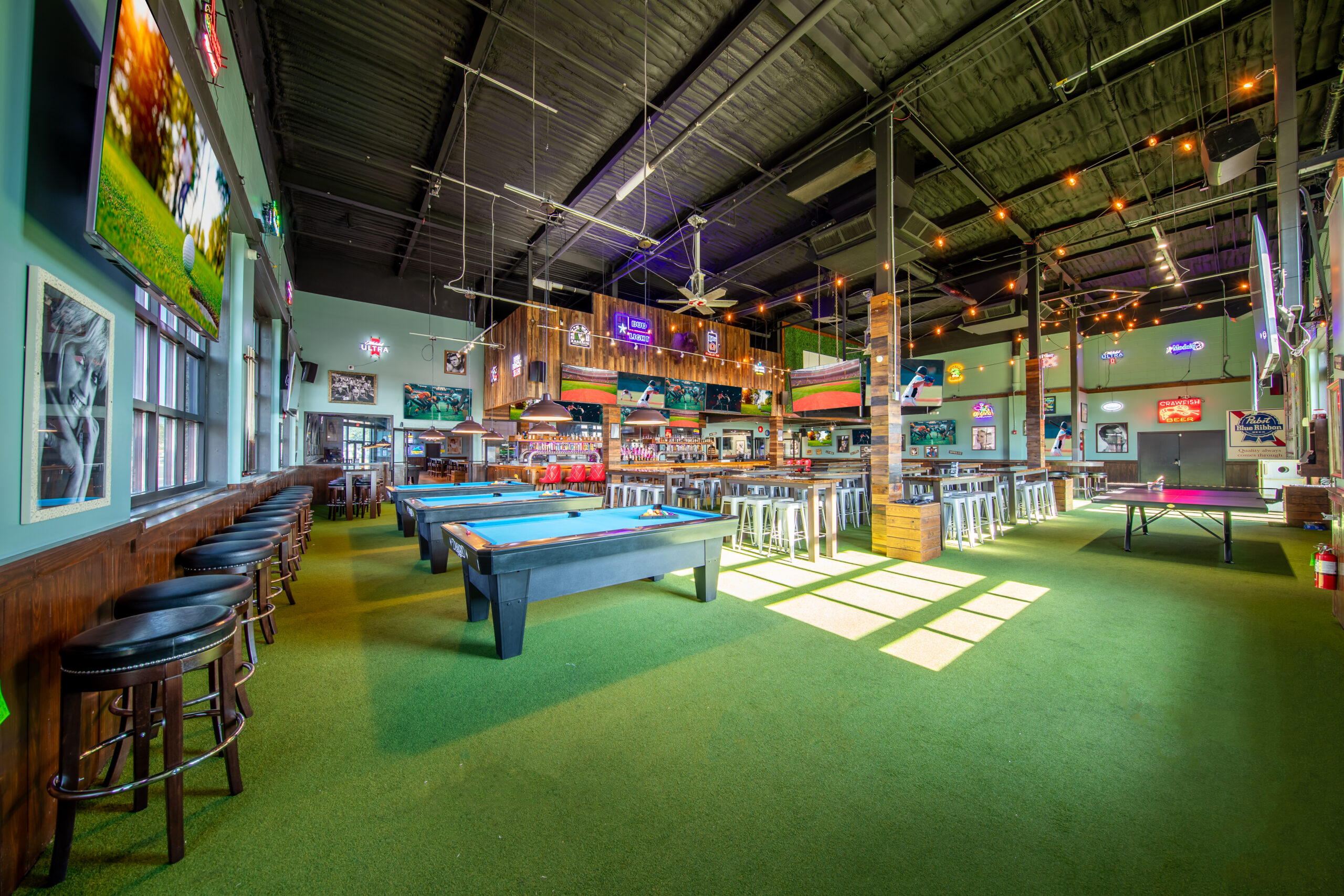 Eddie's Tavern pool hall exterior/interior