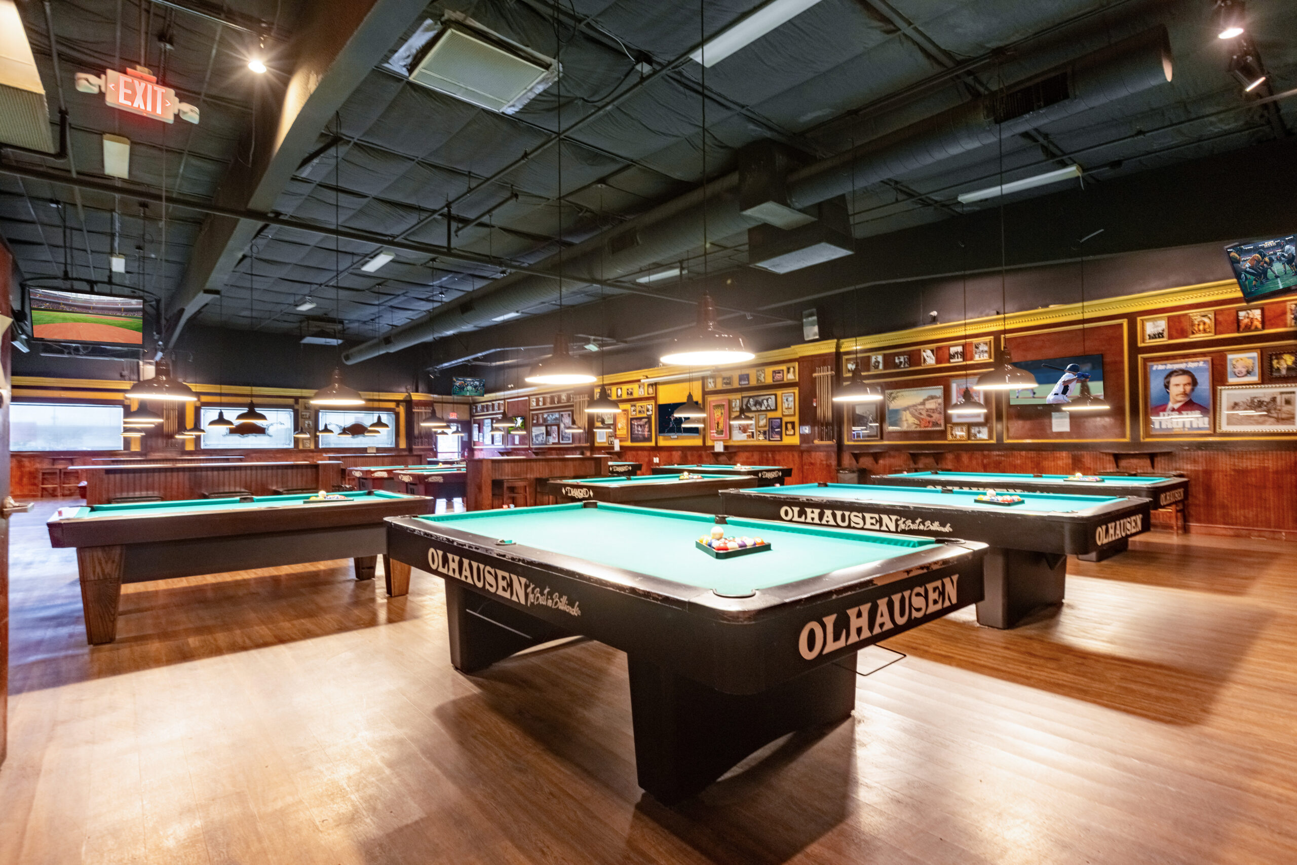 Fast Eddie's pool hall exterior/interior