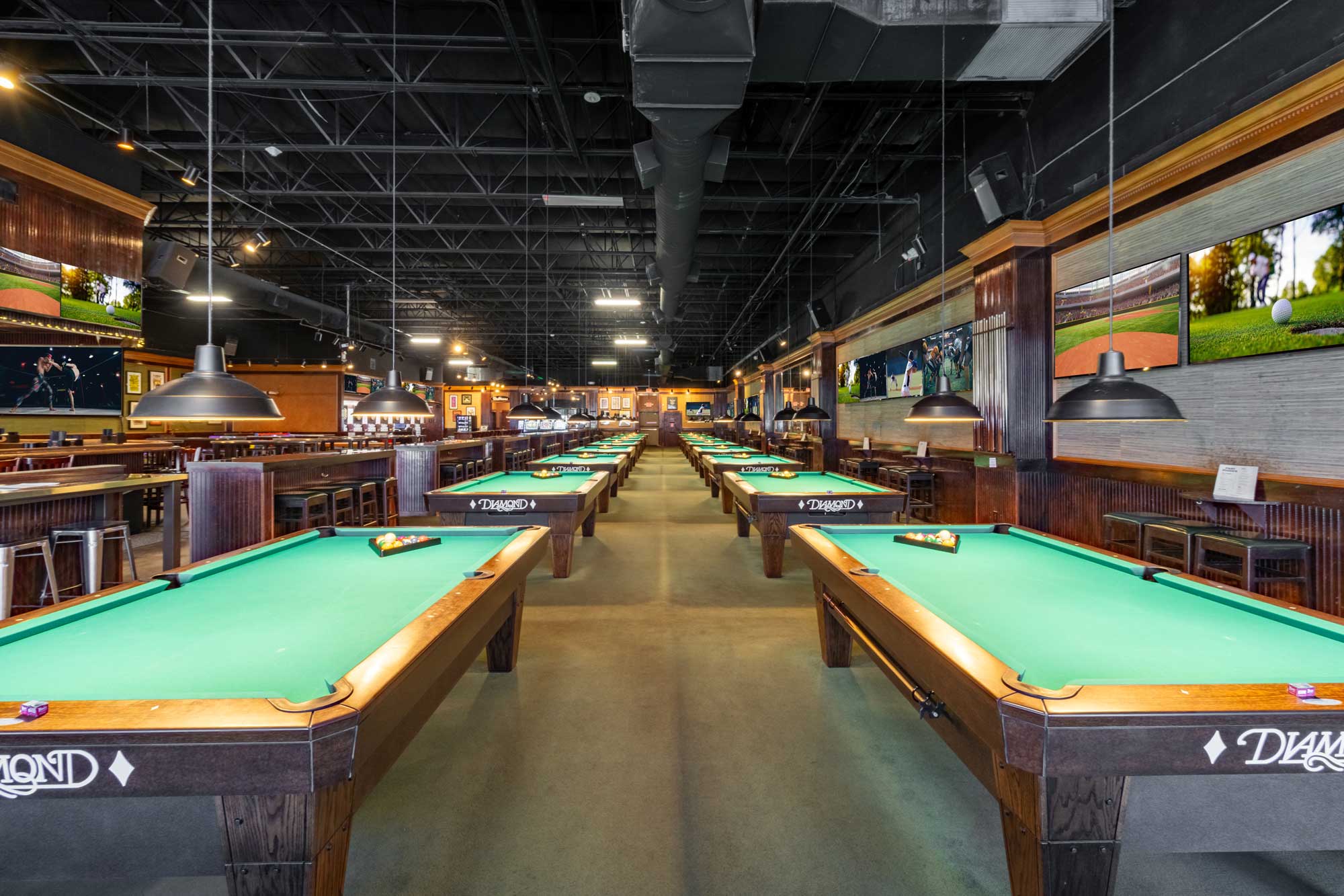 Fast Eddie's pool hall exterior/interior