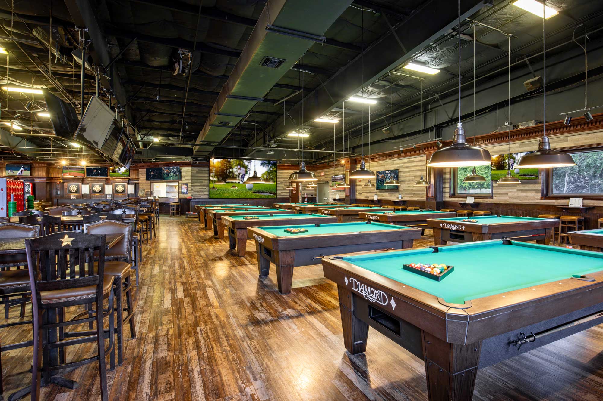 Eddie's Tavern pool hall exterior/interior