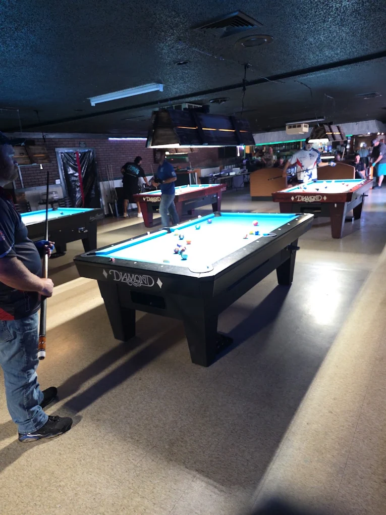 Back Alley Billiards pool hall exterior/interior