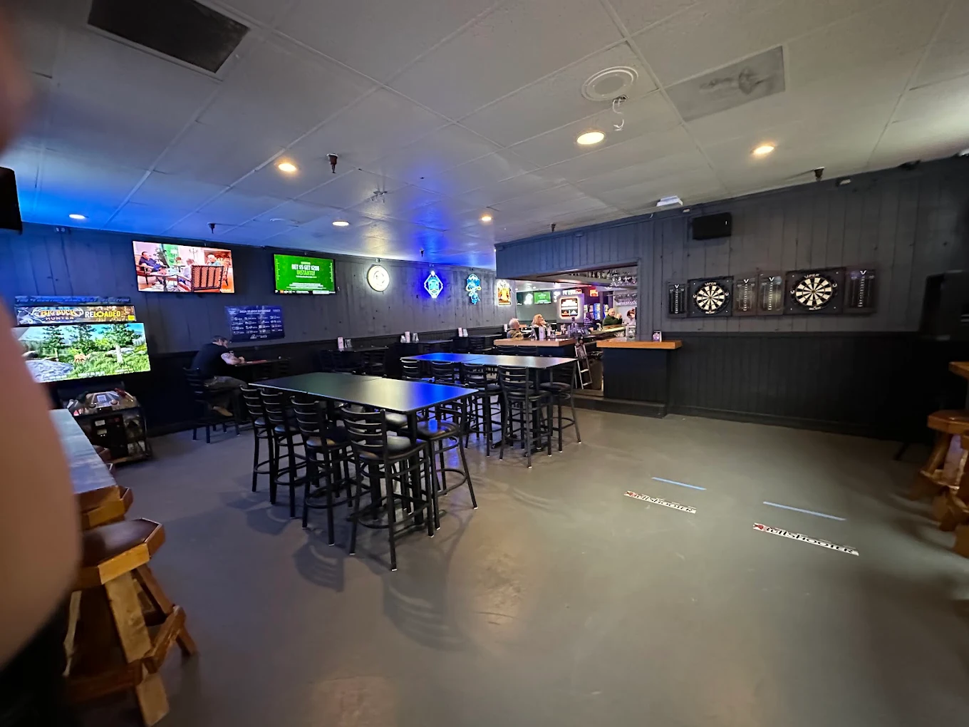 Last Call Bar & Grill pool hall exterior/interior