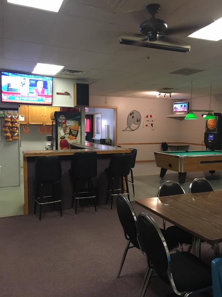 Strike Out Lanes pool hall exterior/interior