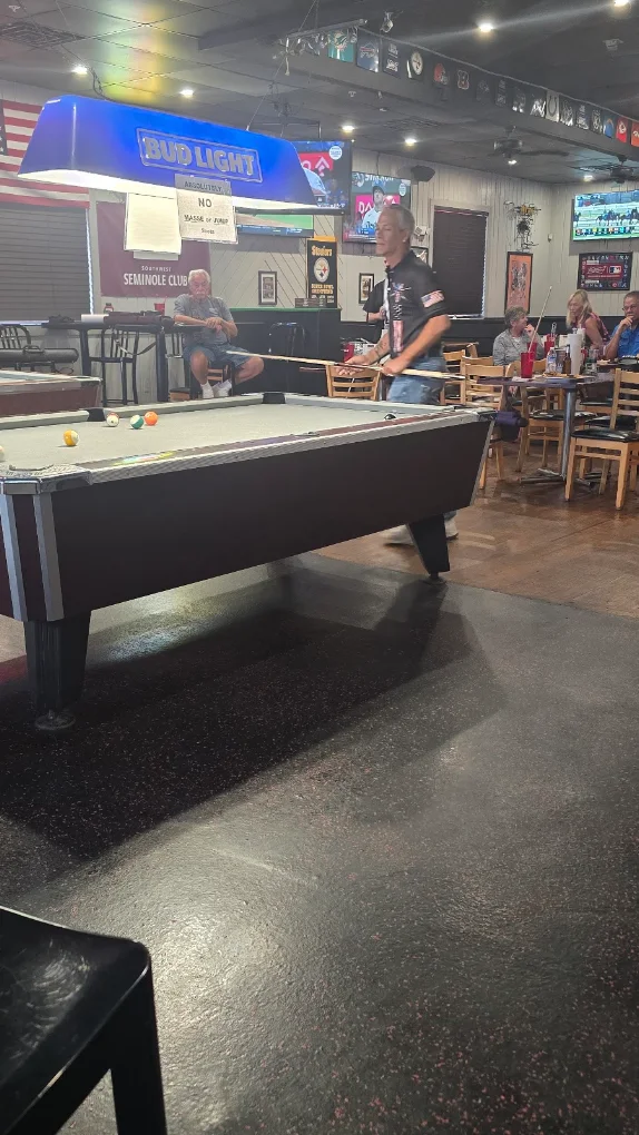 Sidelines Sports Bar & Grill pool hall exterior/interior
