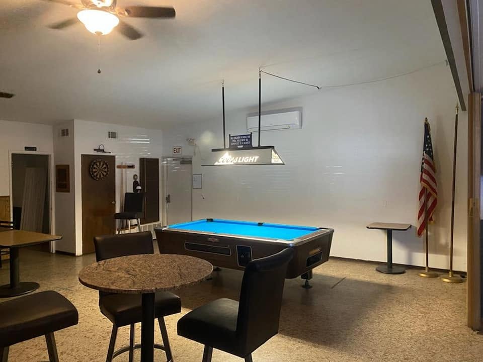Moose Lodge Oak View pool hall exterior/interior