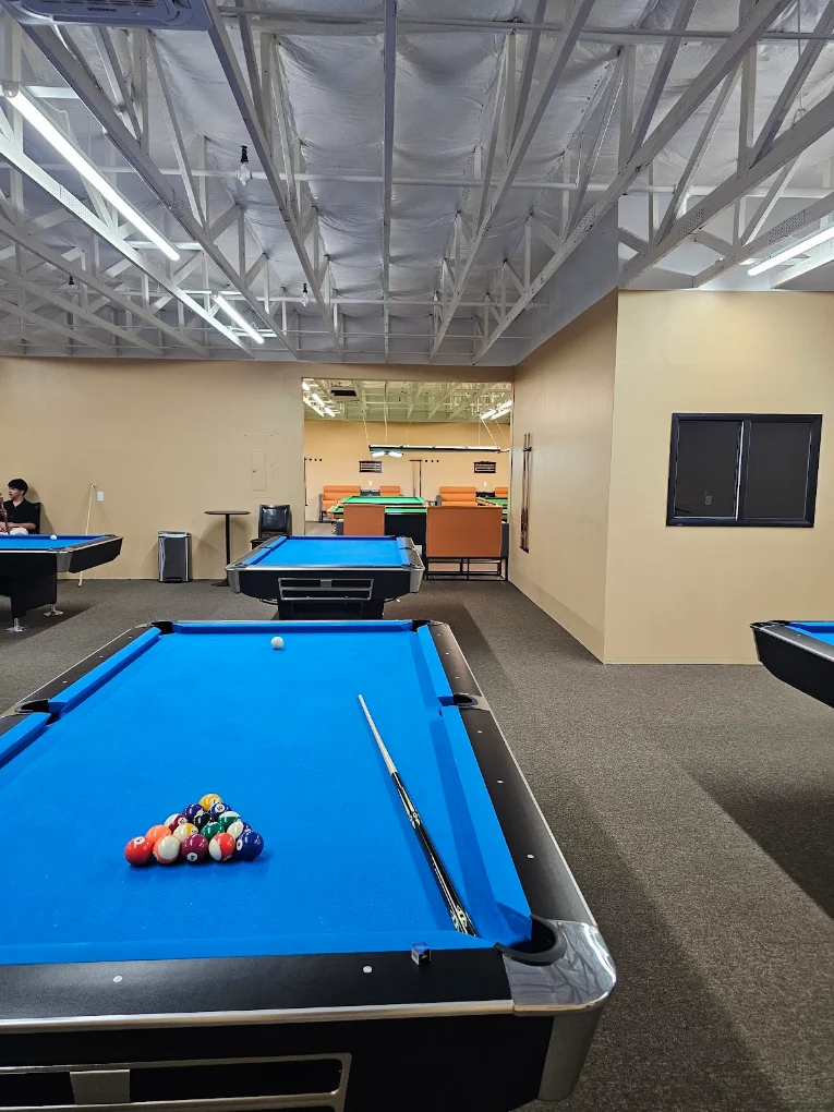 Modesto Snooker And Billiards pool hall exterior/interior